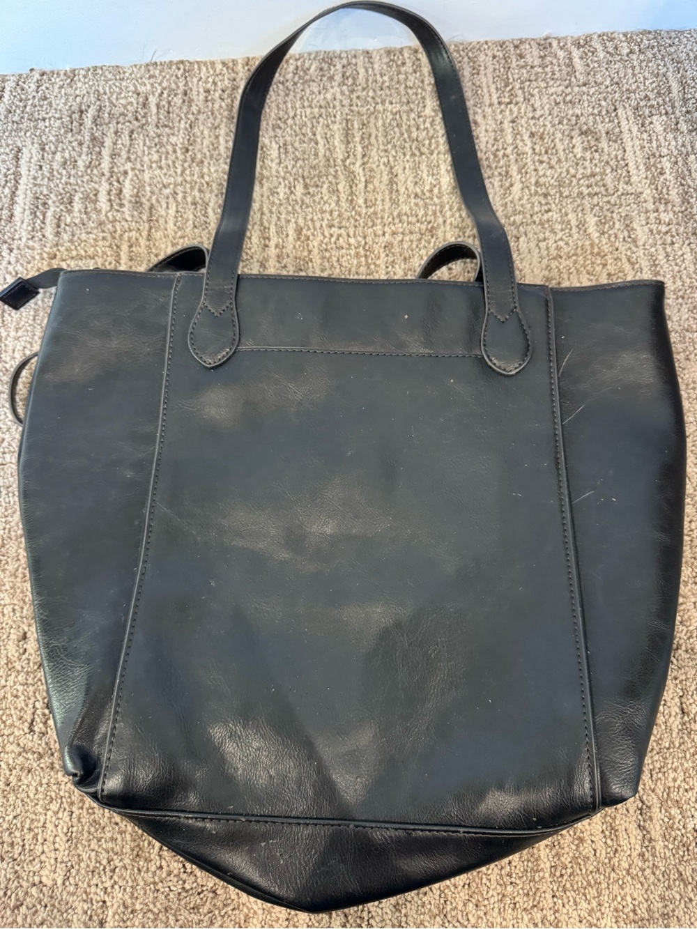 Liz Claiborne Black Leather Tote with Turn-Lock Accent - Picture 3 of 4